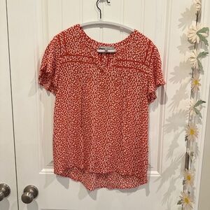 Daniel Rainn Fluttered Short Sleeve Blouse – Size Small
